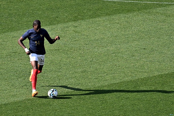 莱比锡豪掷3500万欧元，成功签下里昂中卫卢克巴