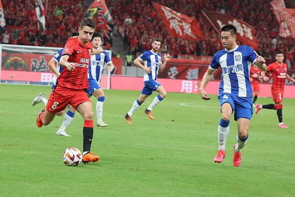 上海海港逆转胜天津津门虎，以2-1取得胜利！