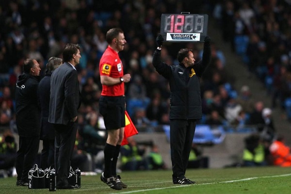 足球伤停补时规则是怎么样的？