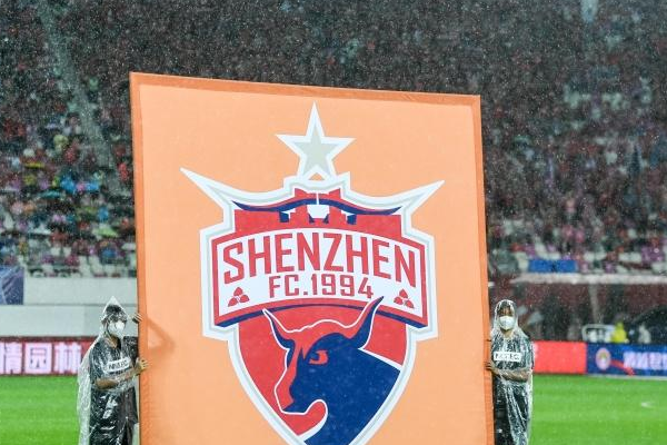 为什么足球俱乐部会出现财务困境，而球员工资却依然很高？