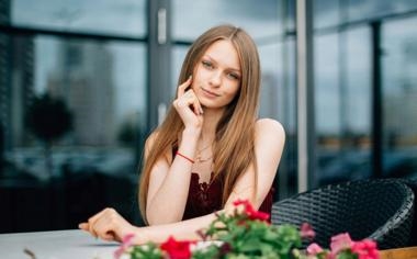 心疼坏了！内马尔2岁小女儿被保安扔球砸头+痛哭，内马尔光速复仇